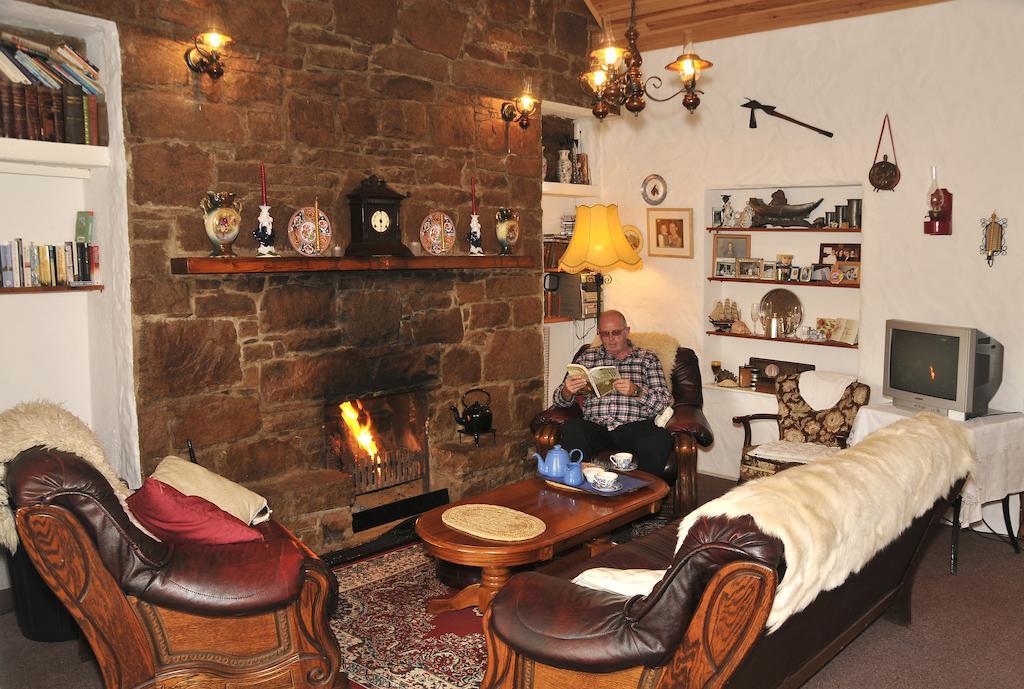 The Olde Castle B&B เรนวิล ภายนอก รูปภาพ